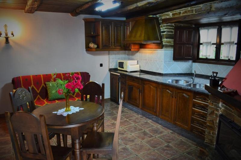 Casa Freixe Apartamentos Rurales Santa Eulalia de Oscos Kültér fotó